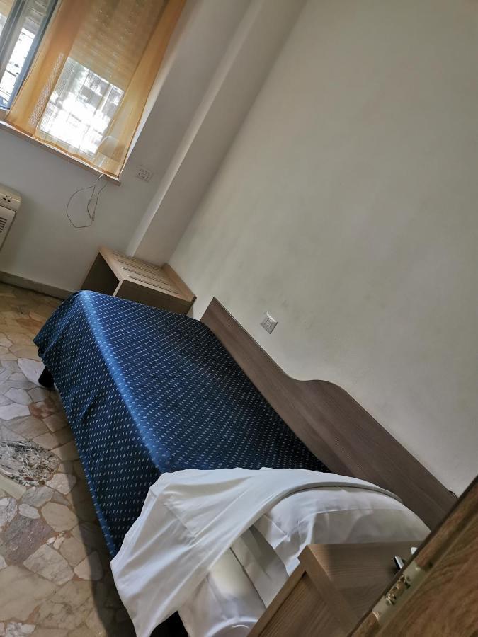 Hotel Bissi Milán Habitación foto