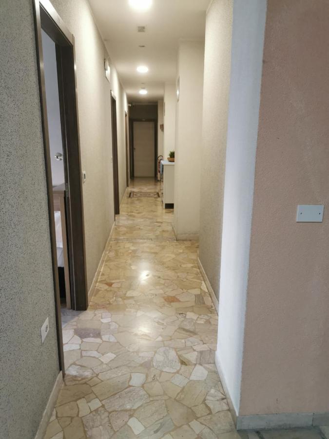 Hotel Bissi Milán Exterior foto