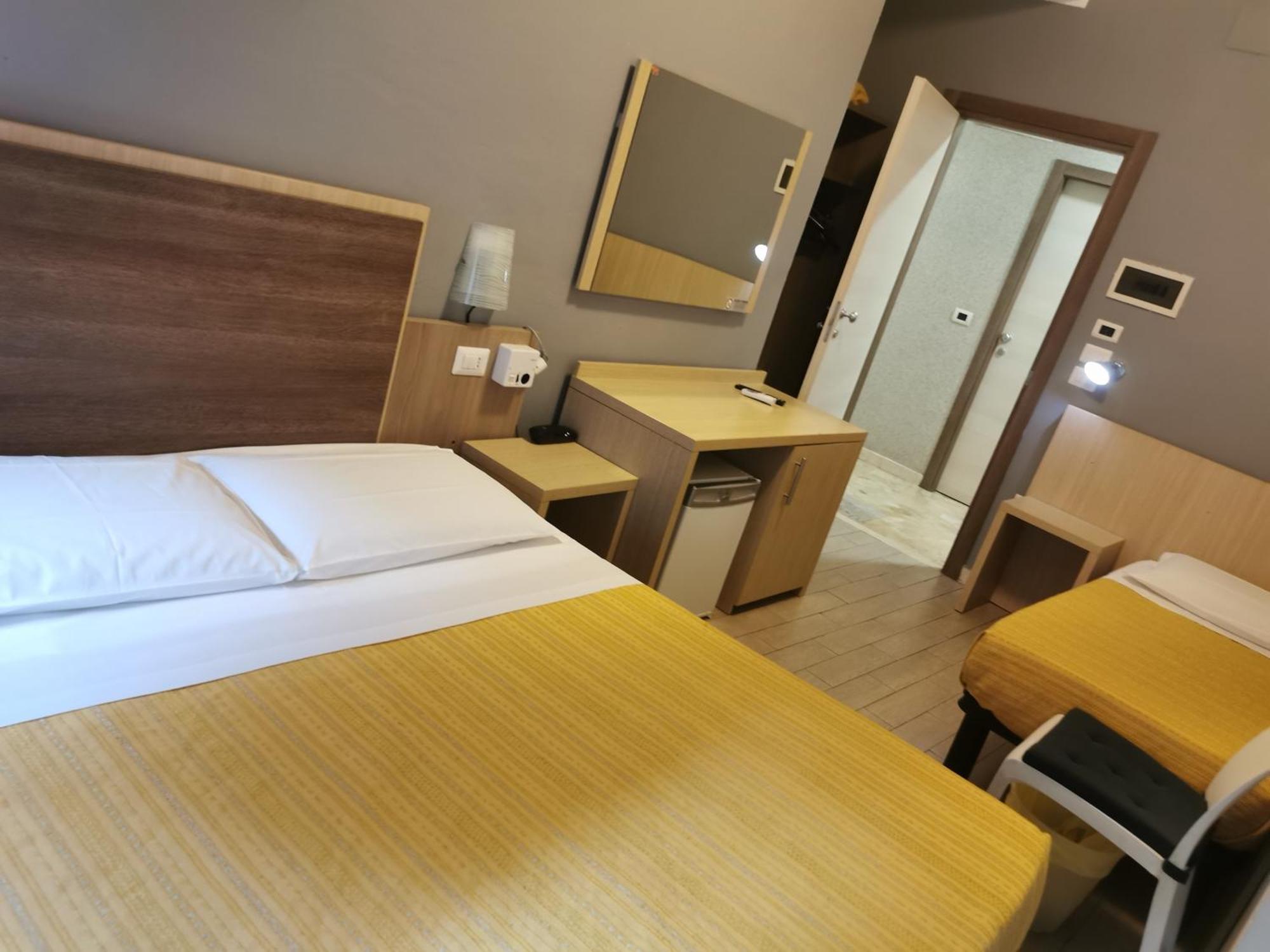 Hotel Bissi Milán Habitación foto